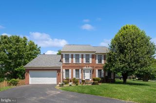 893 BROAD OAKS DR, Herndon, VA 20170