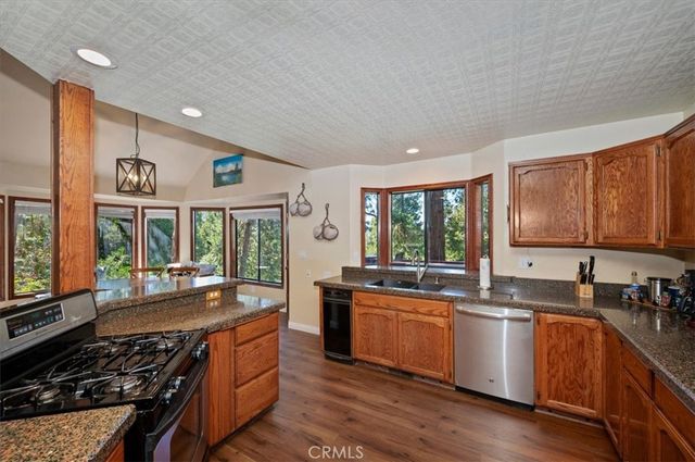 920 Arbula, Crestline, CA 92325
