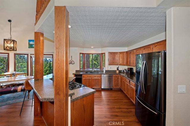 920 Arbula, Crestline, CA 92325