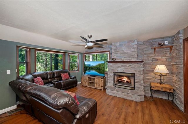 920 Arbula, Crestline, CA 92325