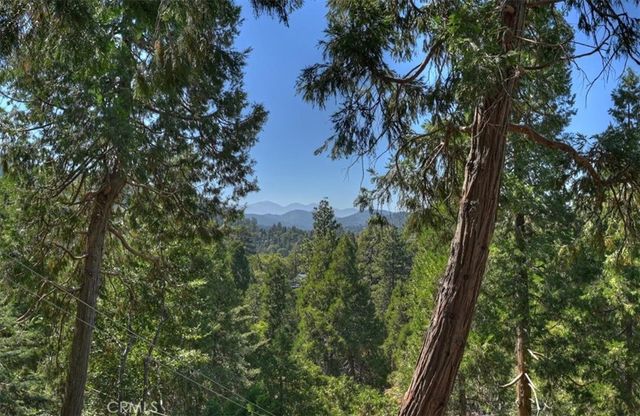 920 Arbula, Crestline, CA 92325