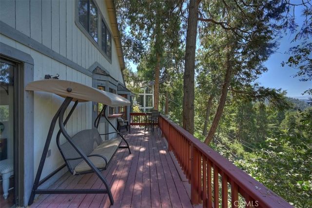 920 Arbula, Crestline, CA 92325
