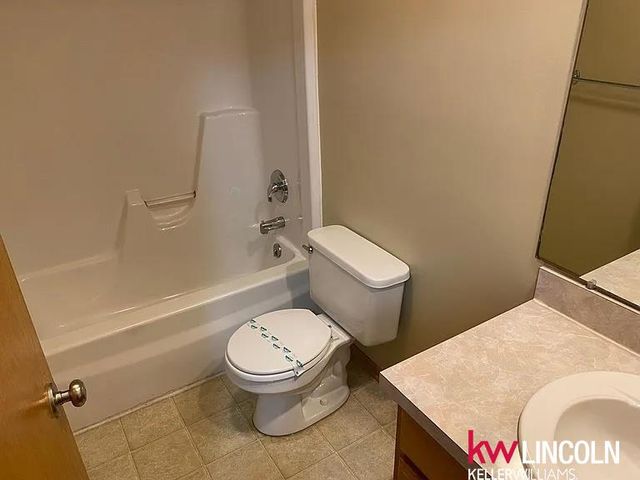 6834 Whitewater Lane, Lincoln, NE 68521