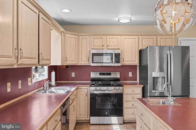 138 WESTGATE DR, Mount Holly Springs, PA 17065