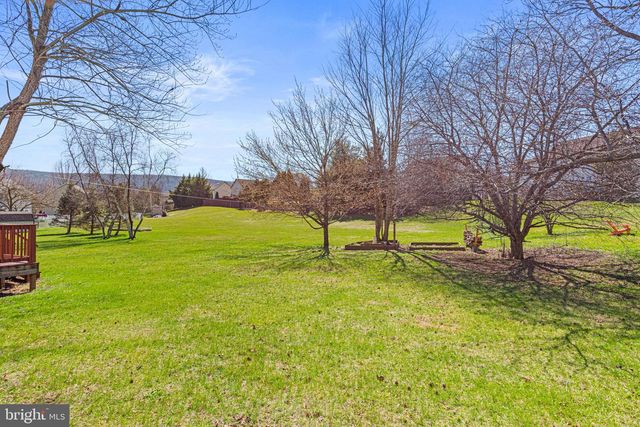 138 WESTGATE DR, Mount Holly Springs, PA 17065