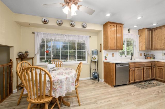 2806 Woodleigh Ln, Cameron Park, CA 95682