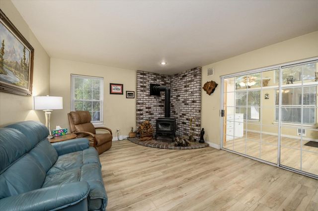 2806 Woodleigh Ln, Cameron Park, CA 95682