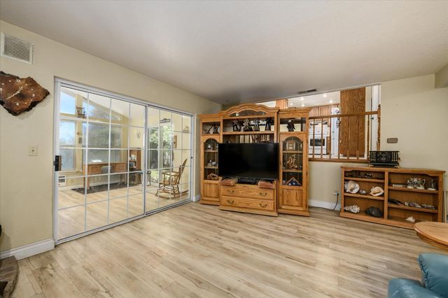 2806 Woodleigh Ln, Cameron Park, CA 95682