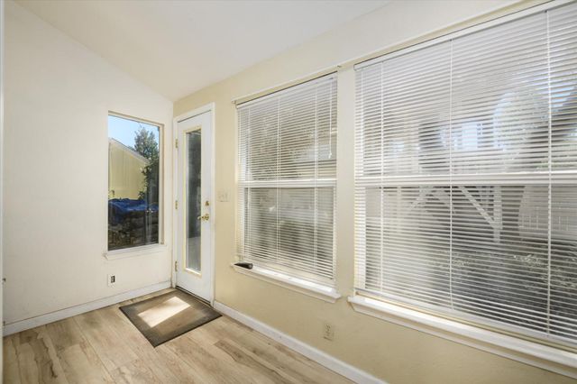 2806 Woodleigh Ln, Cameron Park, CA 95682