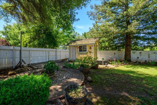 2806 Woodleigh Ln, Cameron Park, CA 95682