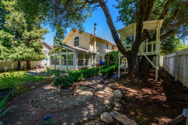 2806 Woodleigh Ln, Cameron Park, CA 95682