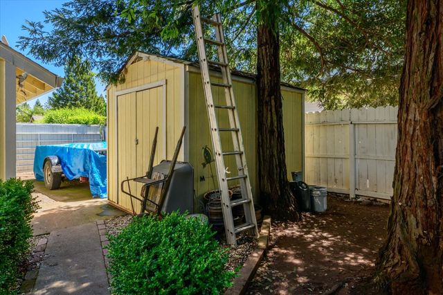 2806 Woodleigh Ln, Cameron Park, CA 95682