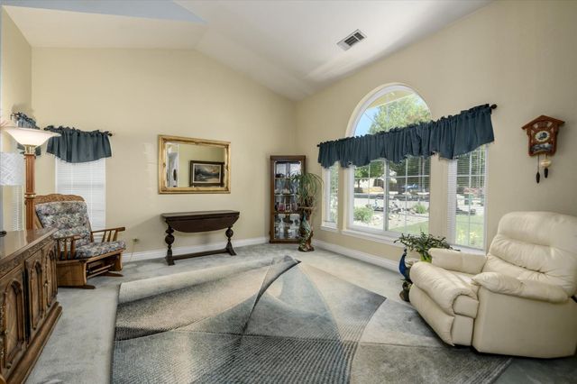 2806 Woodleigh Ln, Cameron Park, CA 95682