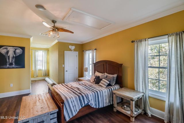 957 N Shore Drive, Biloxi, MS 39532