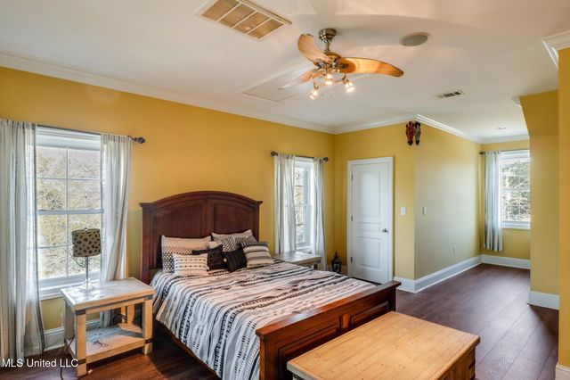 957 N Shore Drive, Biloxi, MS 39532