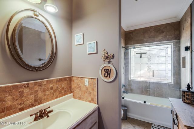 957 N Shore Drive, Biloxi, MS 39532