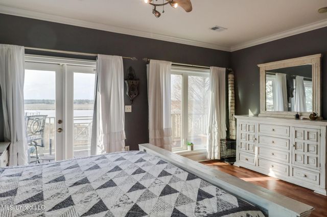 957 N Shore Drive, Biloxi, MS 39532