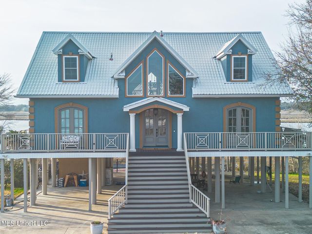 957 N Shore Drive, Biloxi, MS 39532