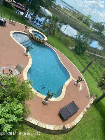 957 N Shore Drive, Biloxi, MS 39532