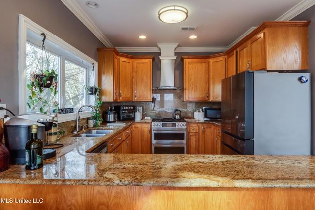 957 N Shore Drive, Biloxi, MS 39532