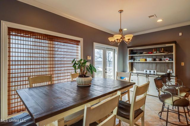 957 N Shore Drive, Biloxi, MS 39532