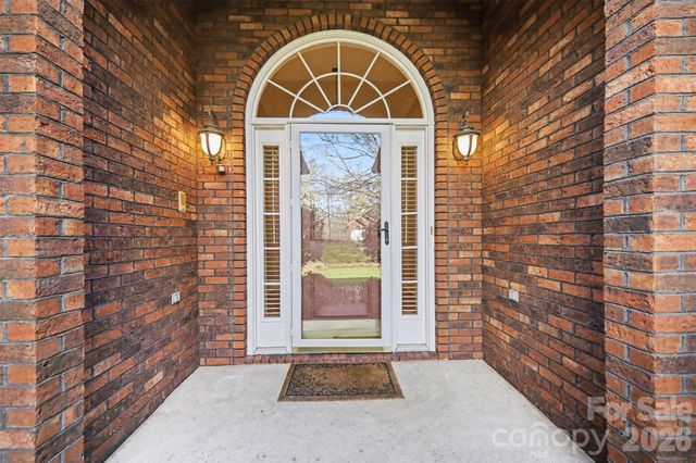 8407 Locksley Drive, Harrisburg, NC 28075