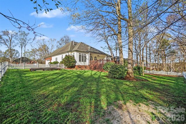 8407 Locksley Drive, Harrisburg, NC 28075