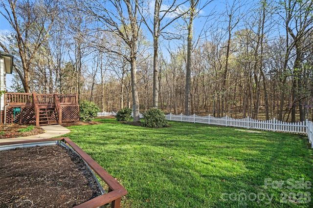 8407 Locksley Drive, Harrisburg, NC 28075