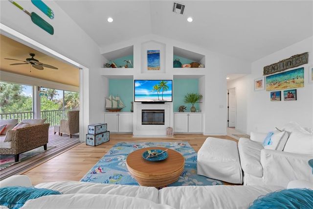 1858 Farm TRL, Sanibel, FL 33957