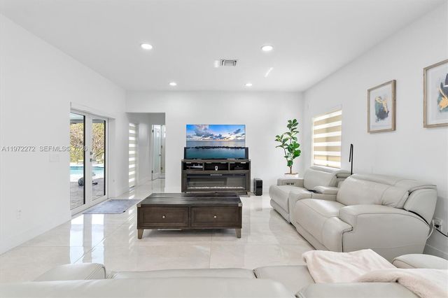 135 SW 125th Ave, Miami, FL 33184