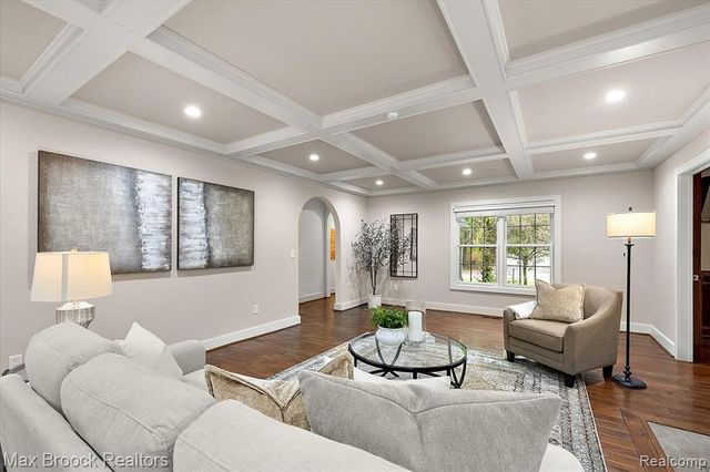 972 Oxford Street, Birmingham, MI 48009