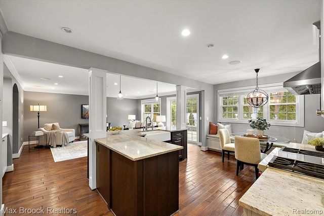 972 Oxford Street, Birmingham, MI 48009