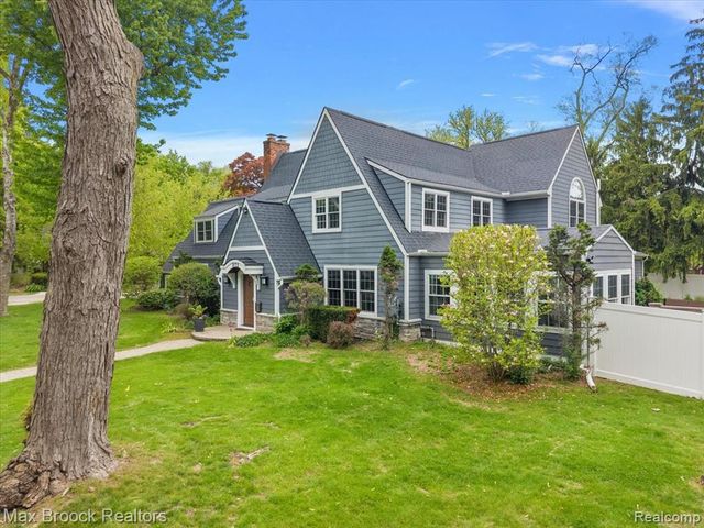 972 Oxford Street, Birmingham, MI 48009