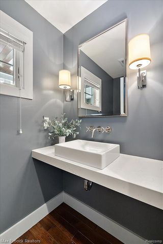972 Oxford Street, Birmingham, MI 48009