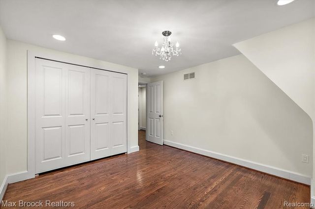 972 Oxford Street, Birmingham, MI 48009