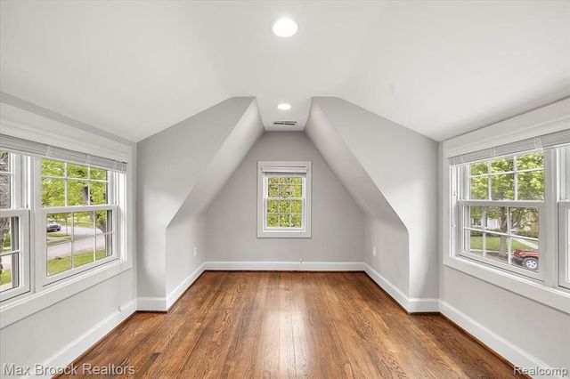 972 Oxford Street, Birmingham, MI 48009