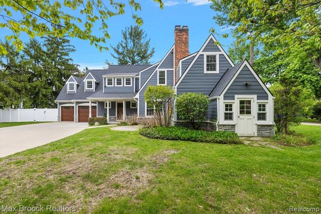 972 Oxford Street, Birmingham, MI 48009