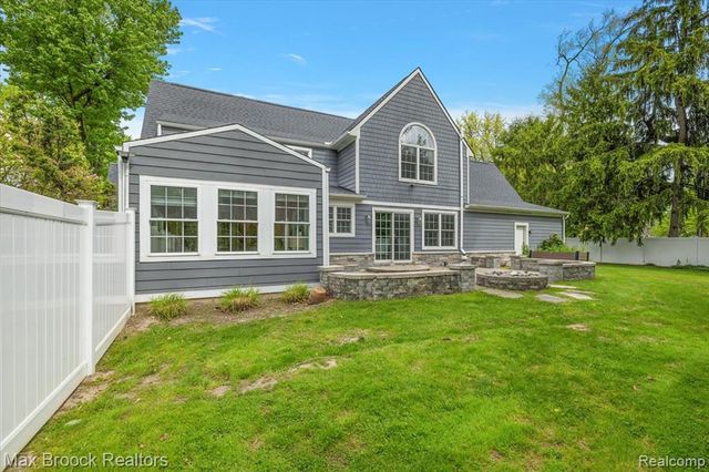 972 Oxford Street, Birmingham, MI 48009
