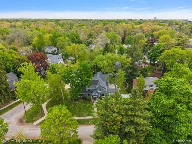 972 Oxford Street, Birmingham, MI 48009
