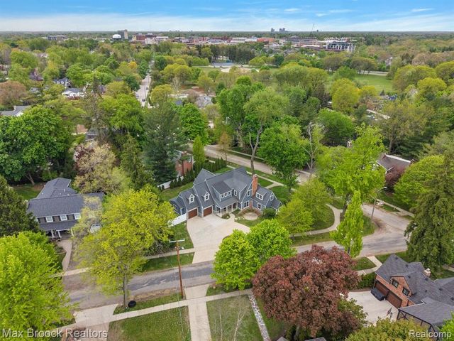 972 Oxford Street, Birmingham, MI 48009