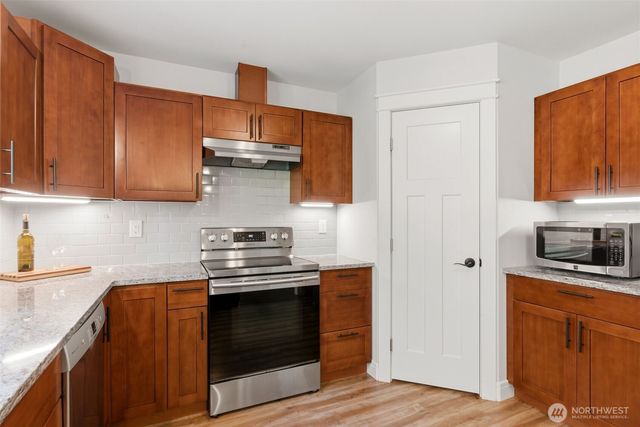 8645 Evergreen Drive NE, Olympia, WA 98506