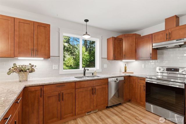 8645 Evergreen Drive NE, Olympia, WA 98506