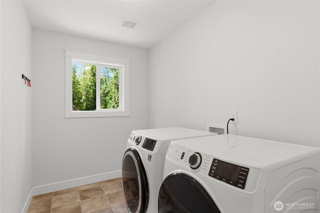 8645 Evergreen Drive NE, Olympia, WA 98506