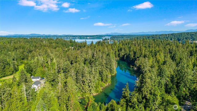 8645 Evergreen Drive NE, Olympia, WA 98506