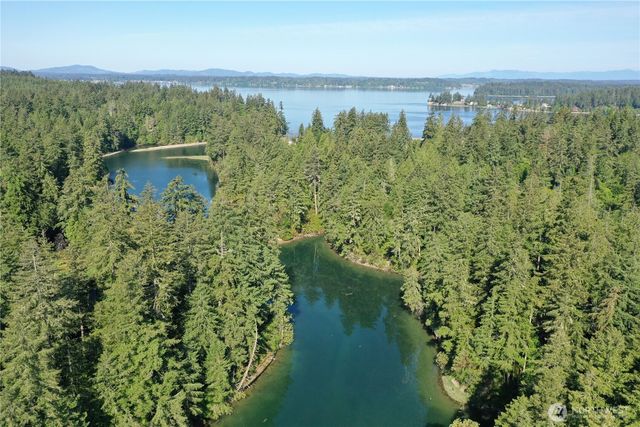 8645 Evergreen Drive NE, Olympia, WA 98506