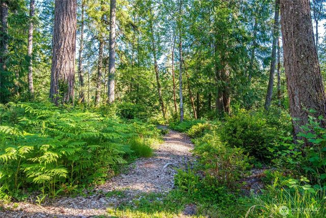 8645 Evergreen Drive NE, Olympia, WA 98506