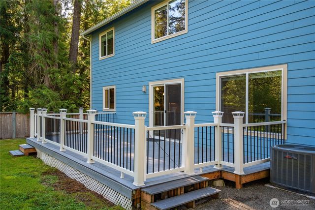 8645 Evergreen Drive NE, Olympia, WA 98506