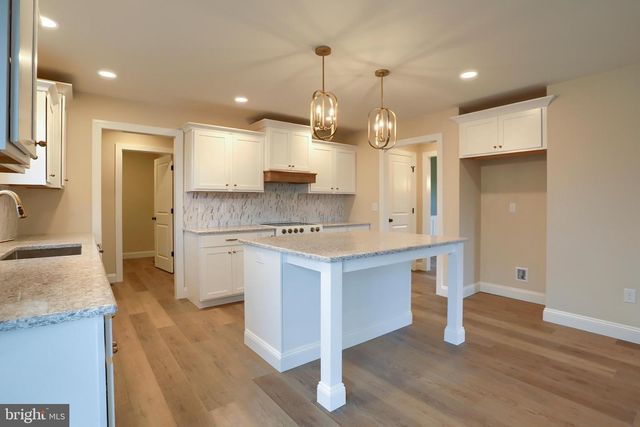 144 CRICKET LN, Camp Hill, PA 17011