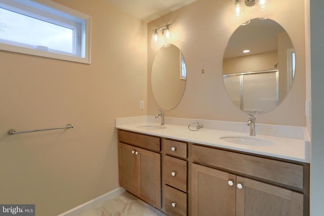 144 CRICKET LN, Camp Hill, PA 17011