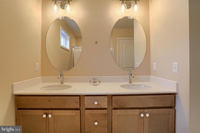 144 CRICKET LN, Camp Hill, PA 17011